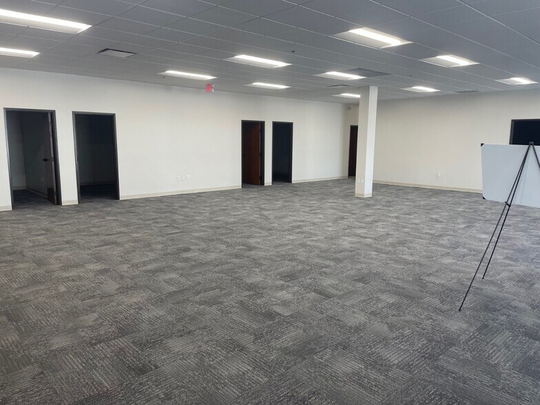 More Photos Of 2130-2160 French Settlement Rd, Dallas Distribution For Lease