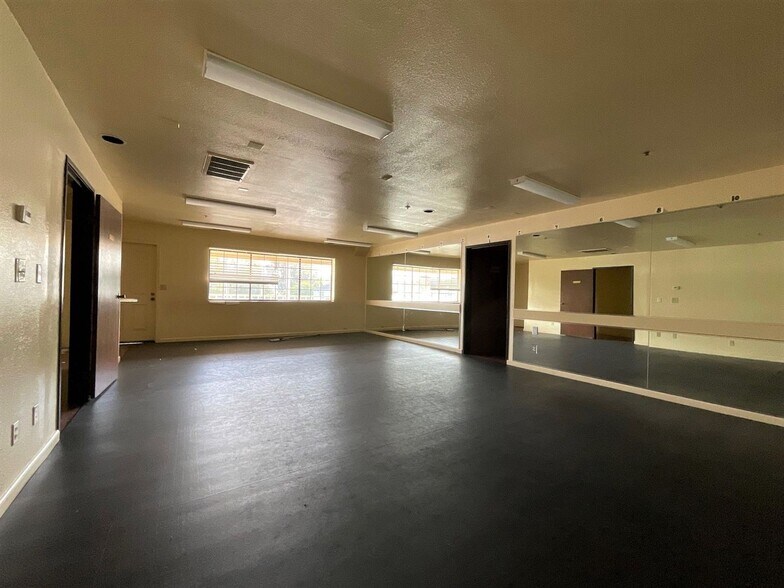 More Photos Of 3553 Castro Valley Blvd, Castro Valley Office For Sale