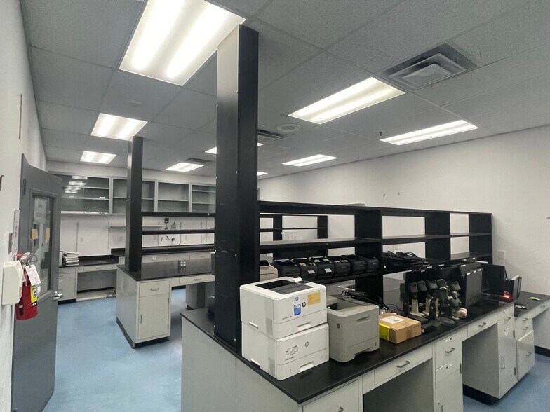 More Photos Of 60 Executive Blvd, Farmingdale Manufacturing For Sale