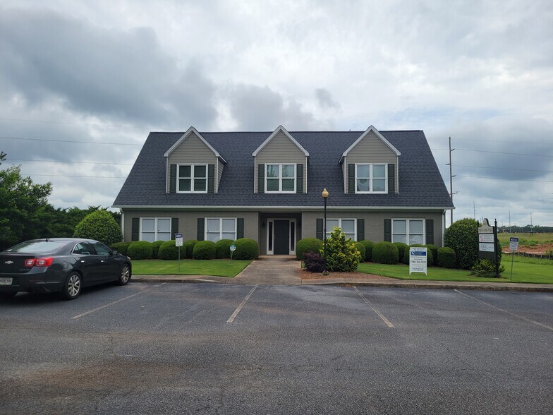More Photos Of 1026 Twelve Oaks Dr, Watkinsville Office For Lease