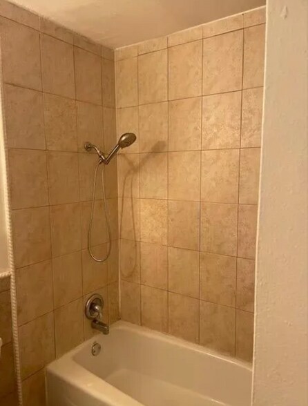 More Photos Of 218 W K St, Los Banos Apartments For Sale