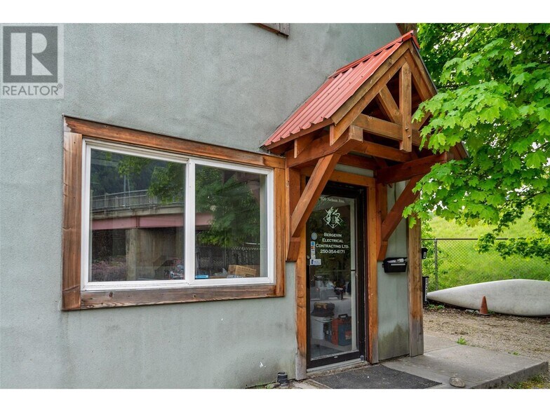 More Photos Of 920 Nelson Av, Nelson Warehouse For Sale