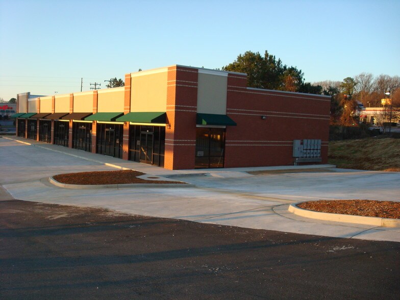 More Photos Of 1261 Merchants Dr, Dallas Freestanding For Lease