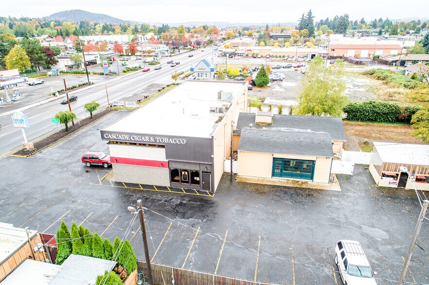 More Photos Of 9691 SE 82nd Ave, Happy Valley Storefront Retail Office For Sale