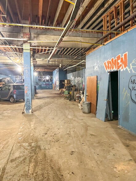 More Photos Of 2008-2010 S 13th St, Philadelphia Industrial For Sale