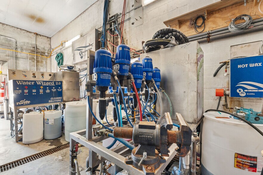 More Photos Of 2876 Green Mountain Dr, Branson Carwash For Sale