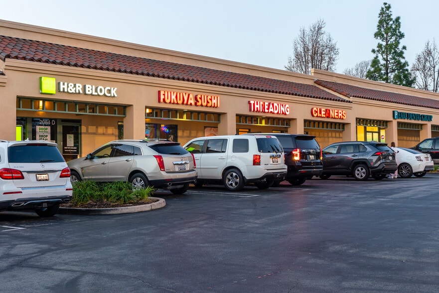 More Photos Of 2082-2098 Foothill Blvd, La Verne Unknown For Lease