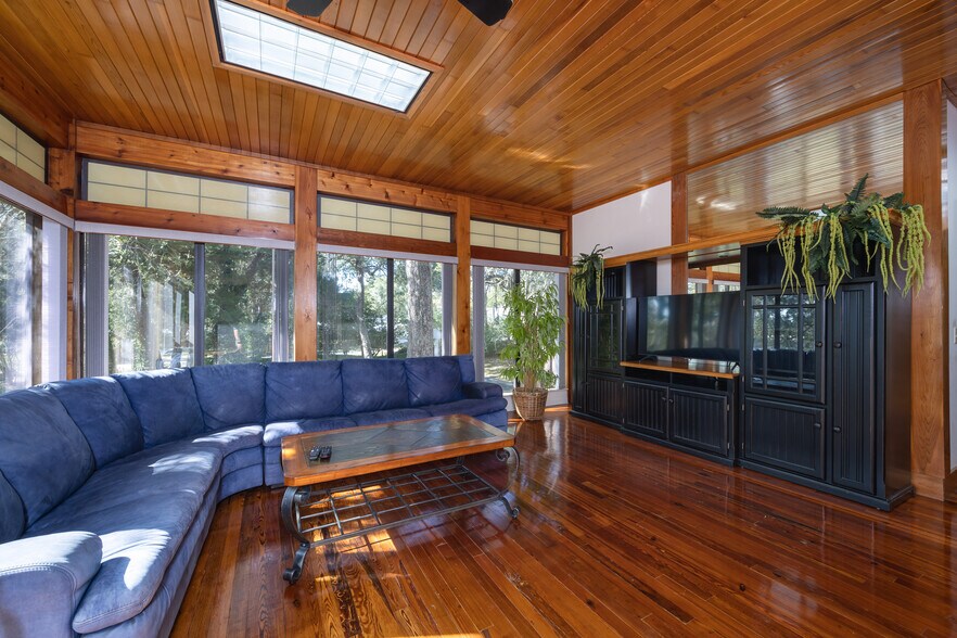 More Photos Of 1606 3rd Ave SE, Steinhatchee Lodge Meeting Hall For Sale