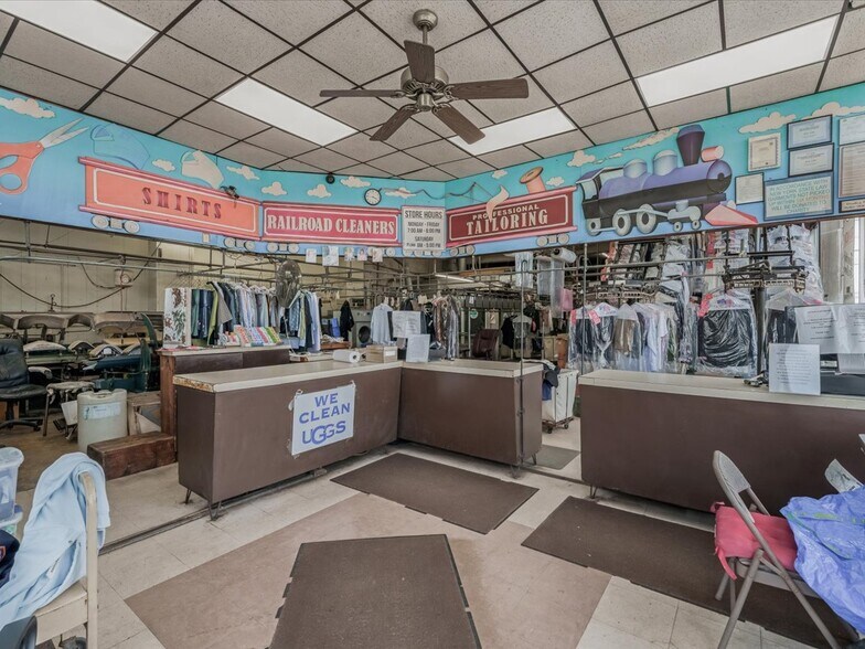 More Photos Of 3180 Lawson Blvd, Oceanside Storefront For Sale