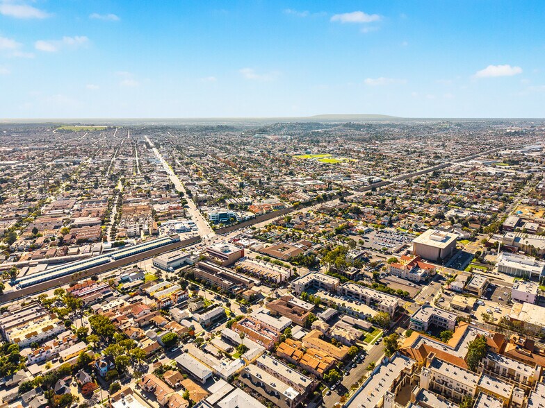More Photos Of 15 E Beacon St, Alhambra Apartments For Sale