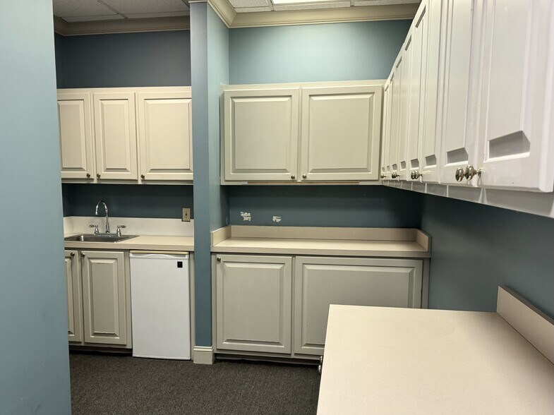 More Photos Of 4 Dunmore Ct, Hilton Head Island Medical For Lease