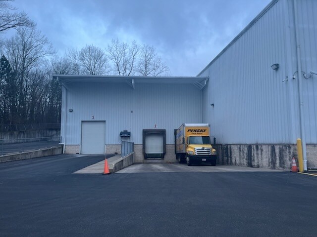 More Photos Of 7820 E Pleasant Valley Rd, Independence Loft Creative Space For Lease