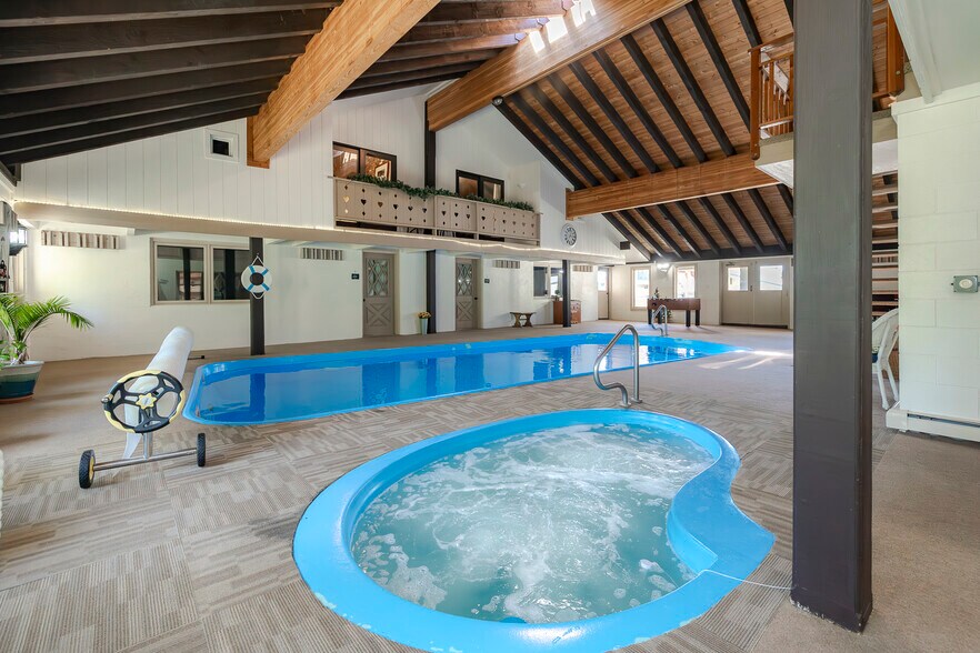 More Photos Of 425 County Road 5001, Fraser Hotel For Sale