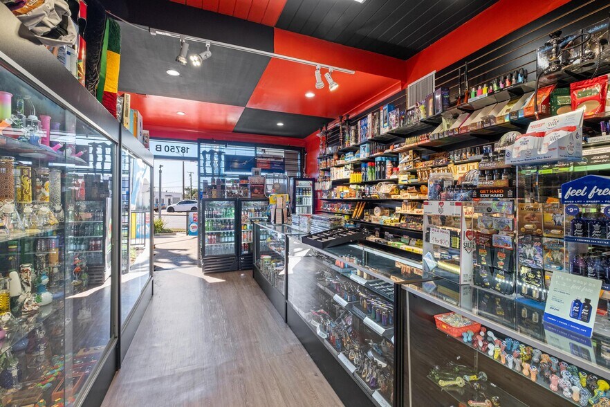 More Photos Of 18750 Crenshaw Blvd, Torrance General Retail For Lease