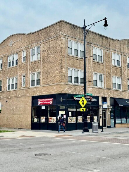 Primary Photo Of 2701-2709 W Lawrence Ave, Chicago Restaurant For Sale