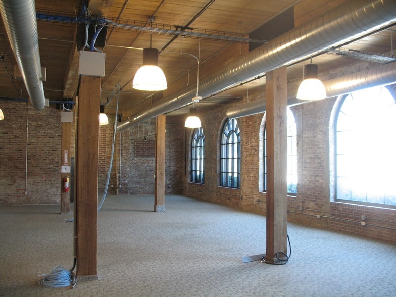More Photos Of 263 Decatur St SE, Atlanta Warehouse For Sale