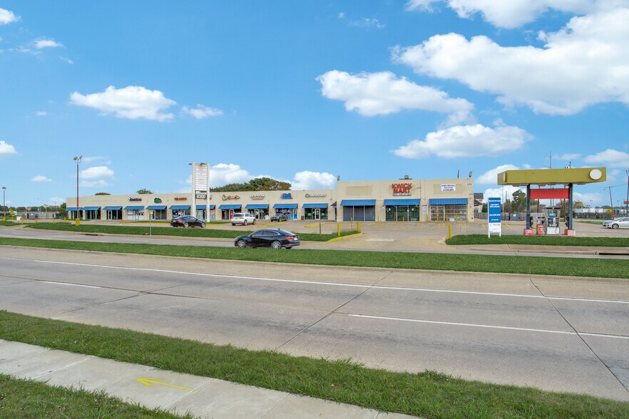 More Photos Of 8300 La Prada Dr, Dallas Unknown For Lease