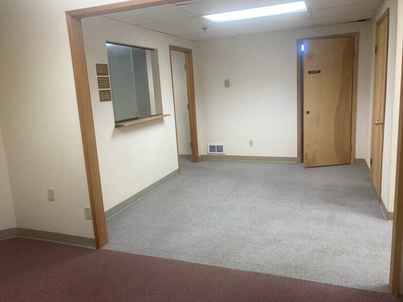 More Photos Of 1490 Commercial St, Astoria Office For Lease