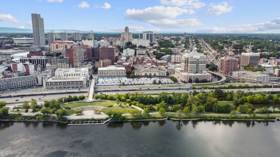 More Photos Of 82 N Pearl St, Albany Apartments For Sale