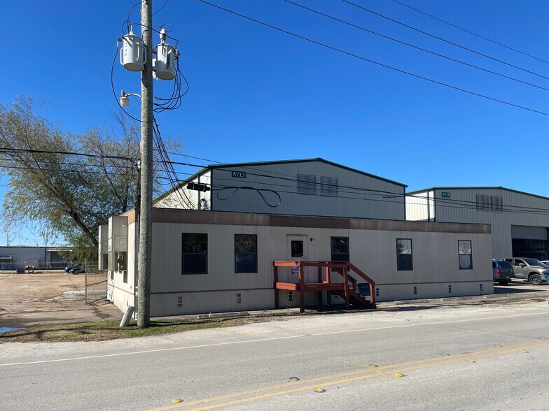 More Photos Of 5719 Cunningham Rd, Houston Unknown For Lease