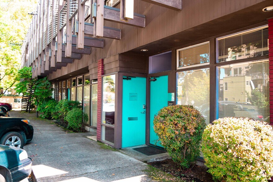 More Photos Of 200 NE 20th Ave, Portland Office For Sale
