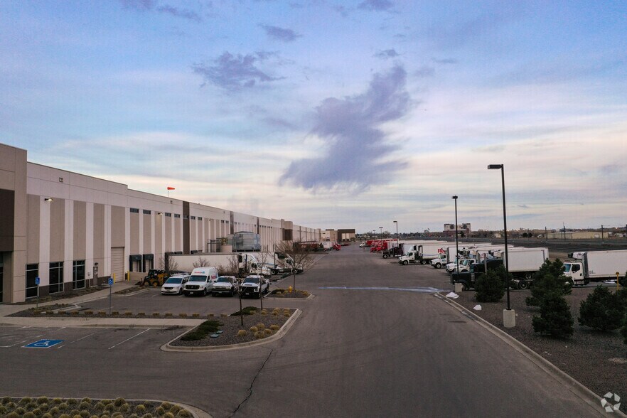 More Photos Of 9650-9690 E 40th Ave, Denver Distribution For Lease