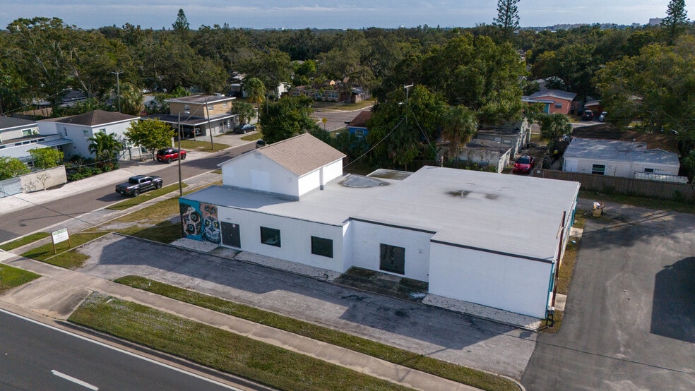 More Photos Of 4700 22nd Ave S, Saint Petersburg General Retail For Lease