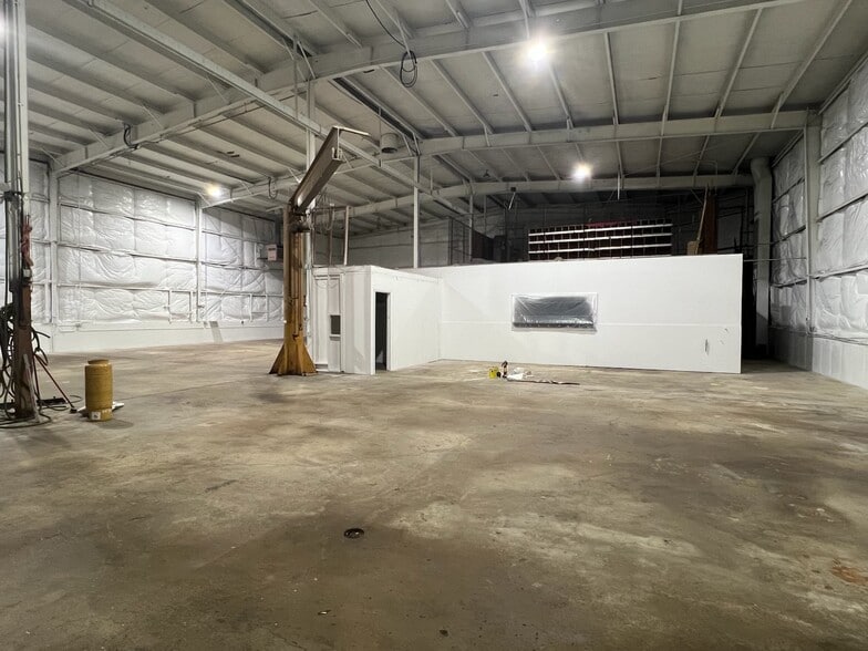 More Photos Of 5503 18th Ave, Kenosha Warehouse For Lease