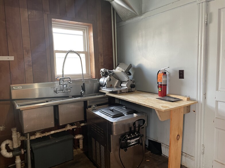 More Photos Of 836 E 5th St, Bethlehem Storefront Retail Office For Lease