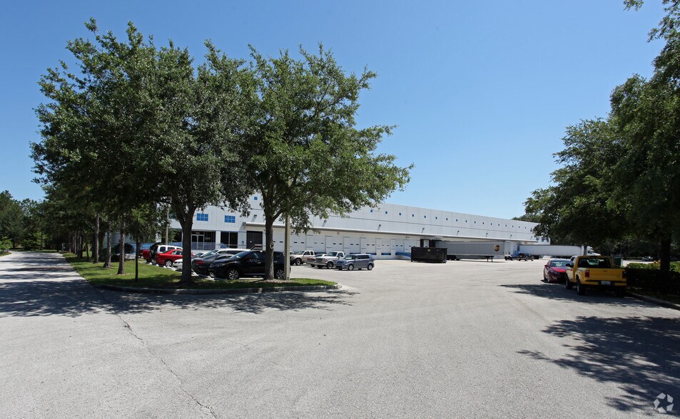 More Photos Of 5206 W Eagle Trail Dr, Tampa Warehouse For Lease