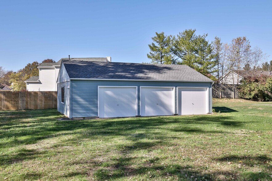 More Photos Of 8523 Cincinnati-Columbus Rd, West Chester Office For Sale