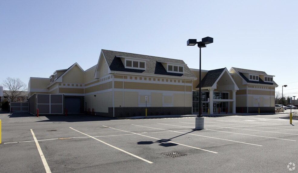 More Photos Of 624-640 Route 132, Hyannis Freestanding For Sale