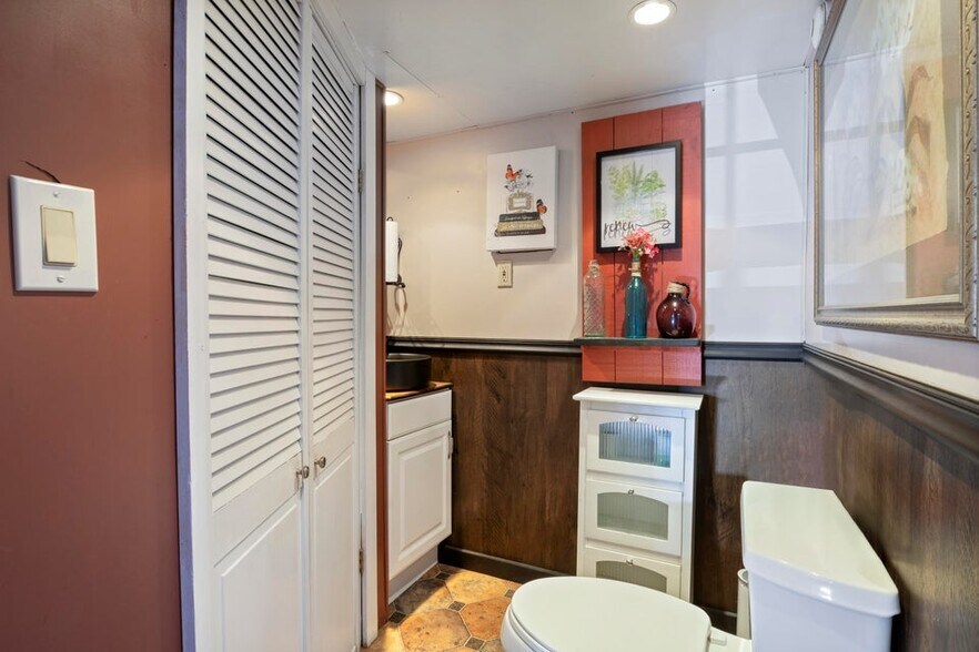 More Photos Of 245 Arundel Rd, Kennebunkport Lodge Meeting Hall For Sale