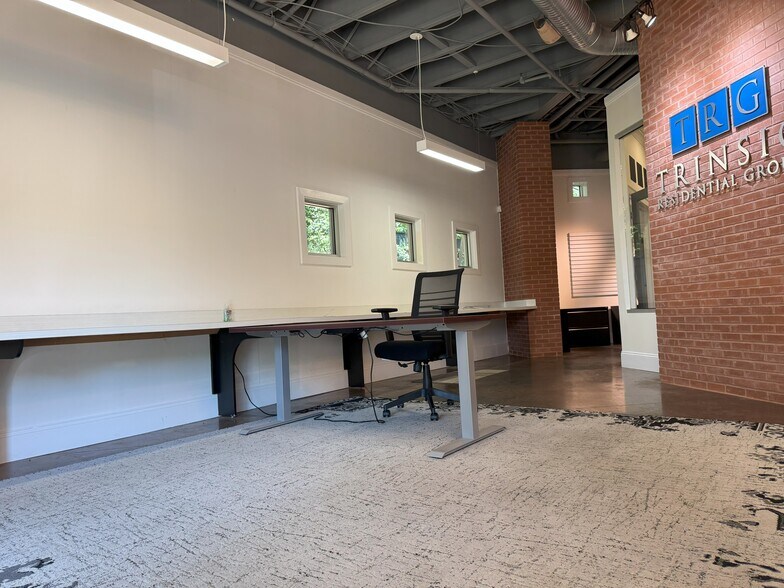 More Photos Of 2010 S Tryon St, Charlotte Loft Creative Space For Lease