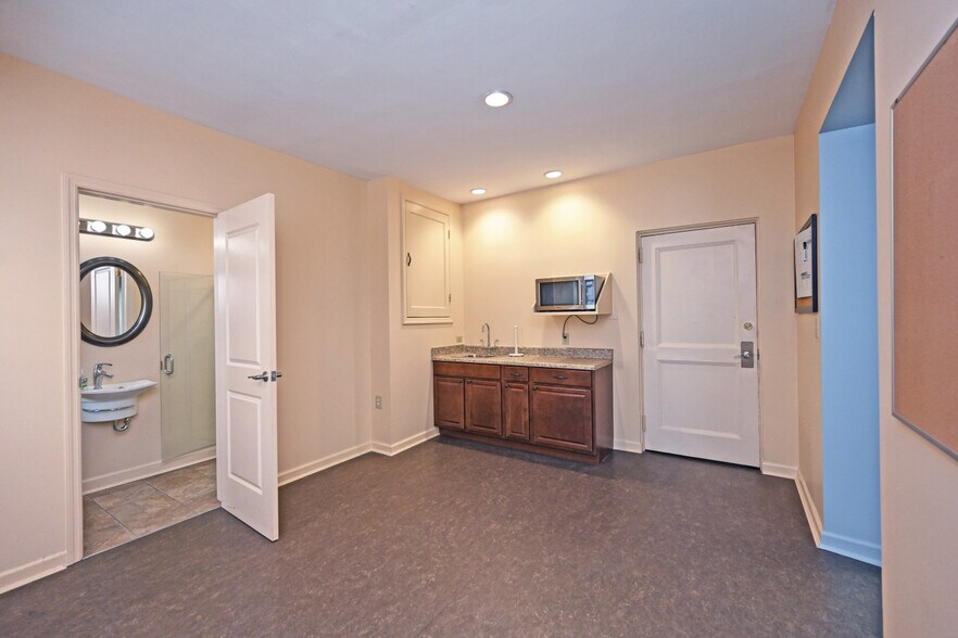 More Photos Of 19 E 8th St, Cincinnati Office For Sale