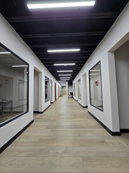 More Photos Of 1041 Eastside Rd, El Paso Warehouse For Sale