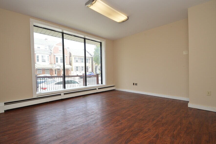 More Photos Of 126-128 E Broad St, Bethlehem Office Residential For Sale