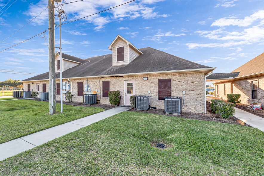 More Photos Of 607 Park Grove Dr, Katy Medical For Lease