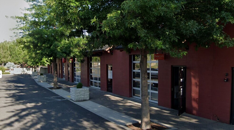 More Photos Of 70 SW Century Dr, Bend Storefront Retail Office For Lease