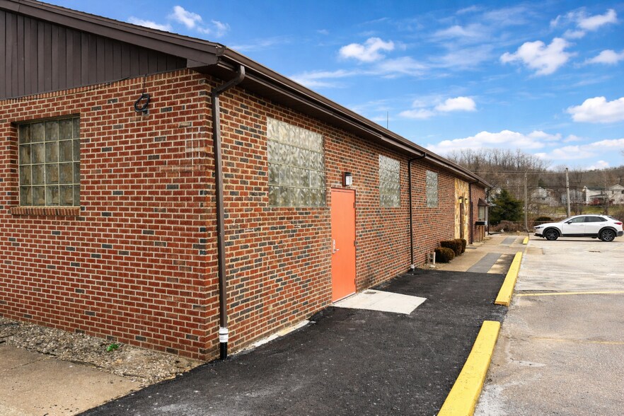 Primary Photo Of 600 Park Ave, Monongahela Office For Lease