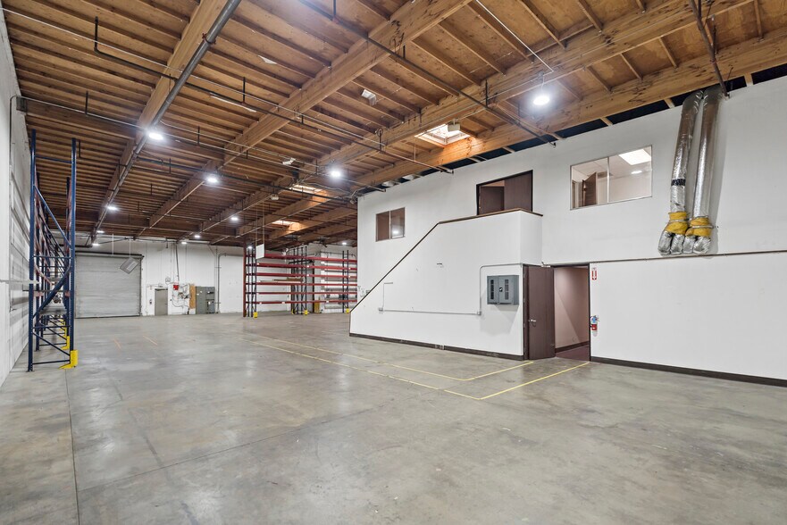 More Photos Of 1461 S Balboa Ave, Ontario Warehouse For Lease