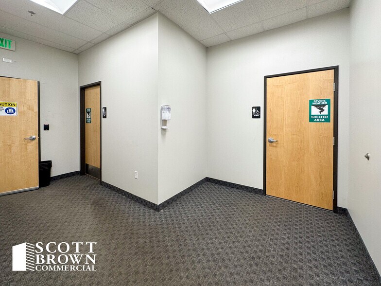 More Photos Of 1550 N Western Blvd, Denton Warehouse For Lease