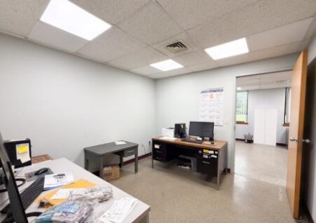 More Photos Of 154 Commerce Way, South Windsor Manufacturing For Lease