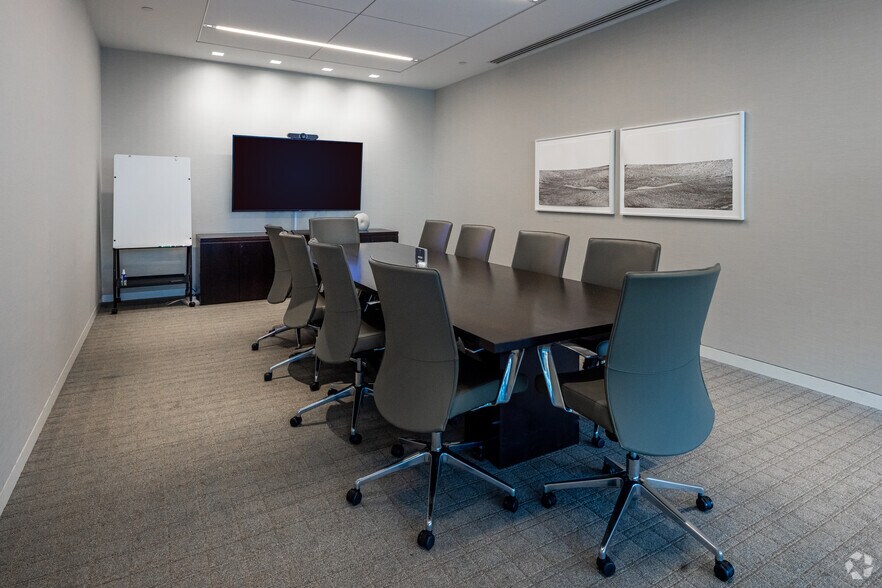 More Photos Of 4 World Trade Center, New York Office For Lease