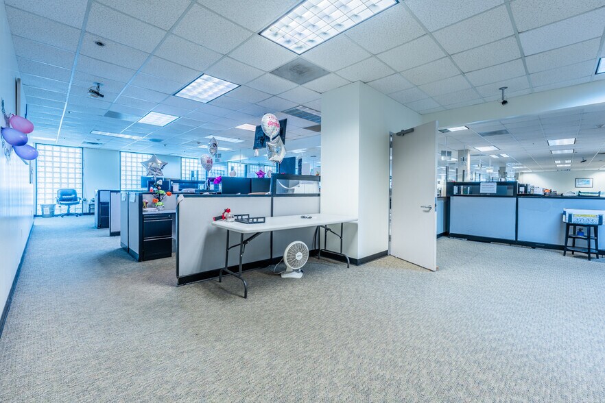 More Photos Of 2110 E Governors Cir, Houston Light Manufacturing For Sale