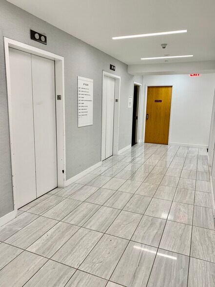 More Photos Of 115 E 57th St, New York Coworking Space