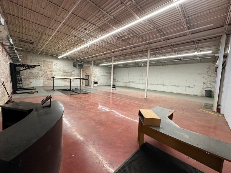 More Photos Of 7620 165th st, Hammond Storefront For Lease