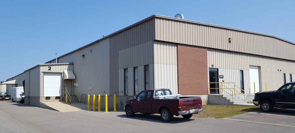 More Photos Of 8447-8475 Murphy Dr, Middleton Light Distribution For Lease