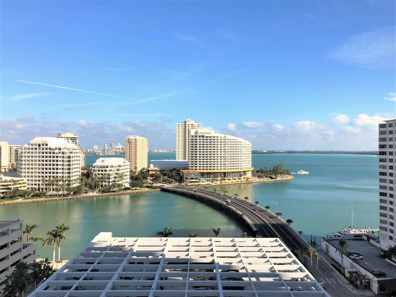 More Photos Of 777 Brickell Ave, Miami Office For Lease