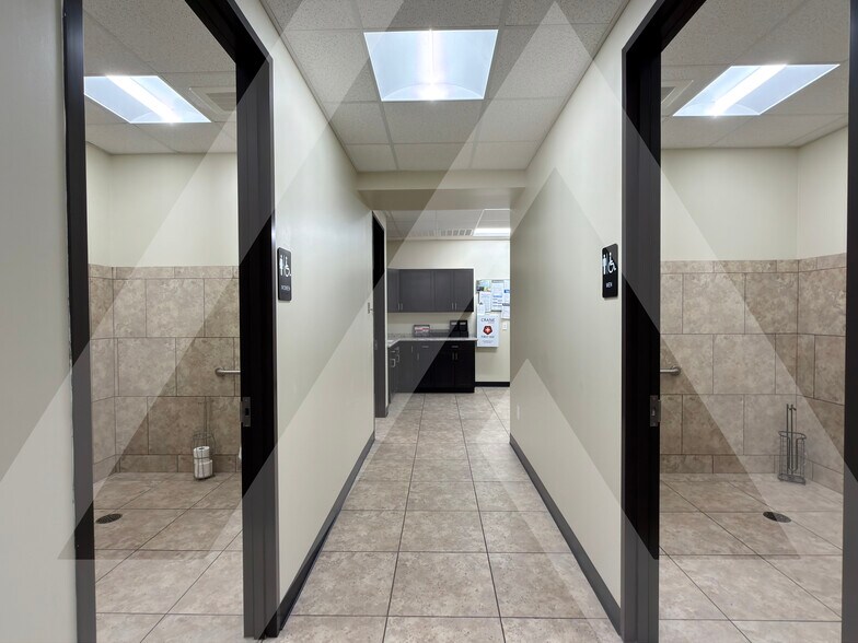 More Photos Of 10455-10505 Fountaingate Dr, Stafford Office For Lease